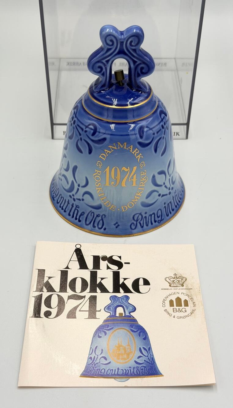 Bing & Grondahl (B&G) Copenhagen Porcelain 1974 Annual Bell Roskilde Cathedral